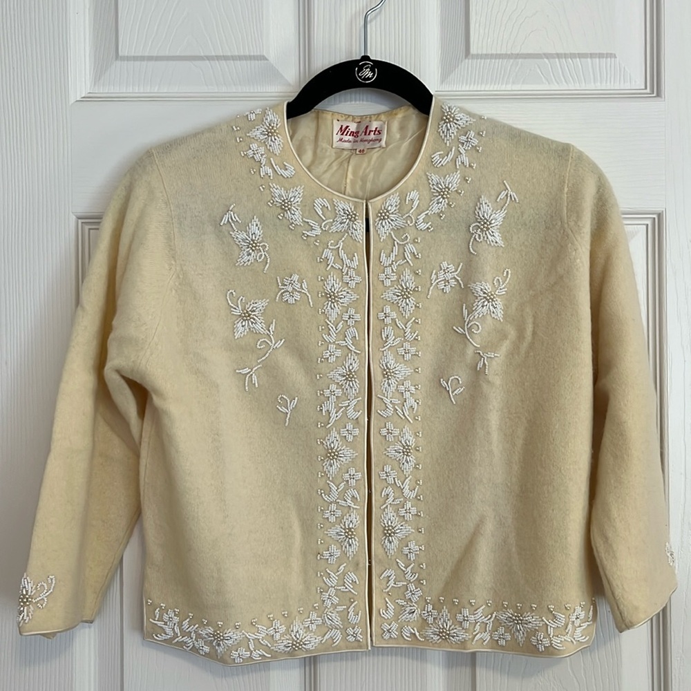 Vintage Cream & White Floral Beaded Cropped Knit Cardigan Sweater - Hong Kong